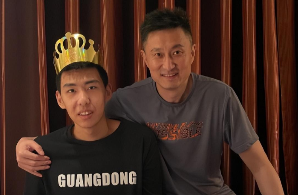 合广东队的, 主要有三个