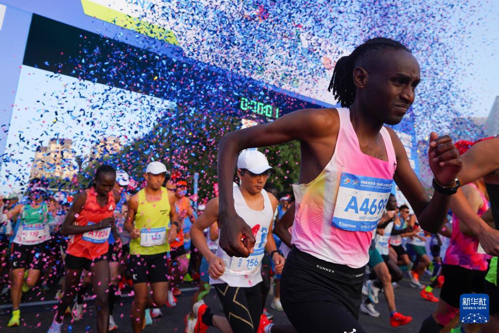 MvVgQ, 市鸣枪开跑, 置全程马拉 MvVgQ, 市鸣枪开跑, 置全程马拉