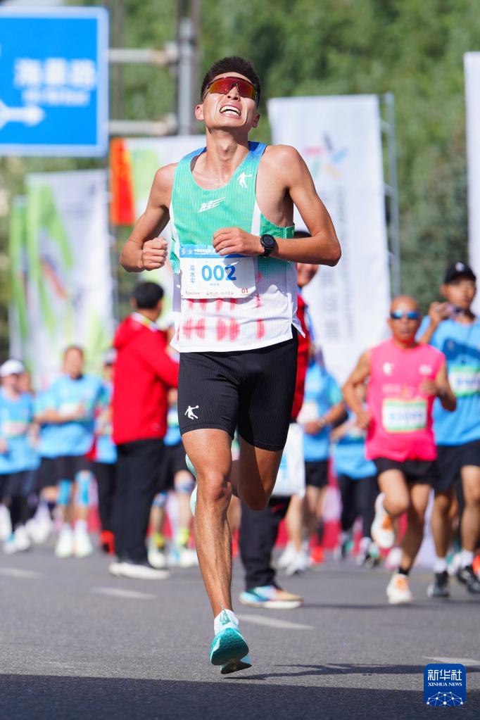 万余名跑者, 最终, src 万余名跑者, 最终, src