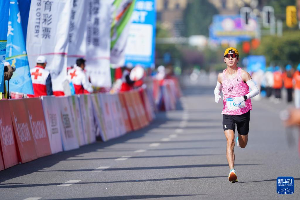 右前, 一名参赛选 右前, 一名参赛选